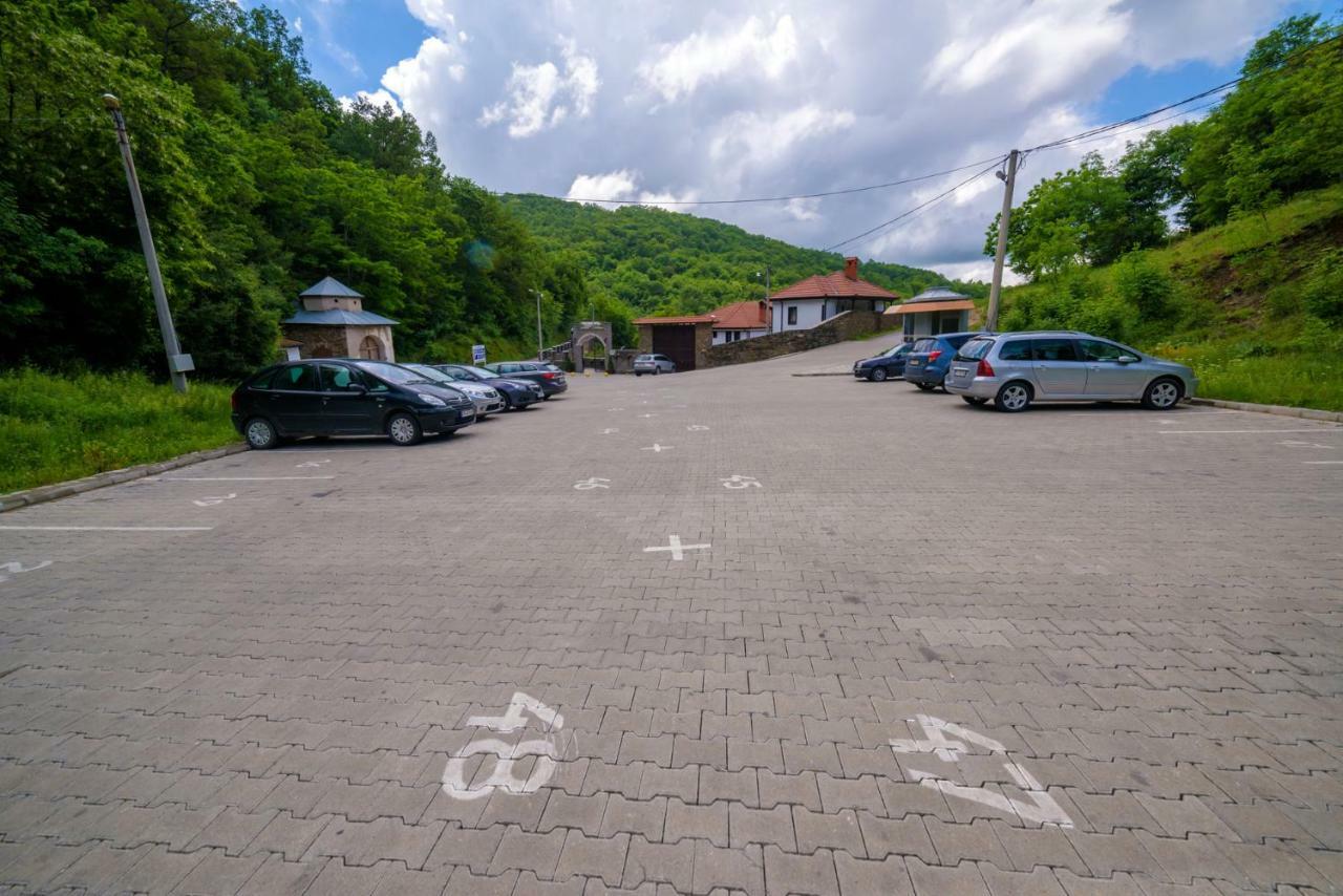 Kriva Palanka Hotel Manastir Sv. Joakim Osogovski المظهر الخارجي الصورة